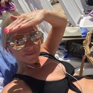 Meet your Posher, Holly